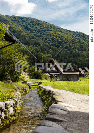 世界遺産白川郷の合掌造りと合掌集落 118463179