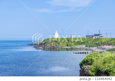 北海道根室市　本土最東端　夏の納沙布岬灯台の風景 118464042
