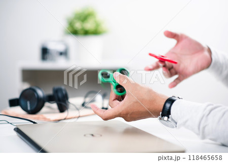 Fidget spinner toy 118465658