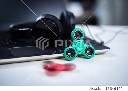 Fidget spinner toy 118465664