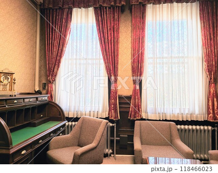北海道 小樽にある重要文化財の旧三井銀行小樽支店の支店長室2 北海道 小樽にある重要文化財の旧三井銀行小樽支店の支店長室2 118466023