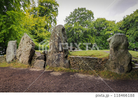 Waylands Smithy, Neolithic long barrow, Ridgeway, near Uffington, Oxfordshire Waylands Smithy, Neolithic long barrow, Ridgeway, near Uffington, Oxfordshire 118466188