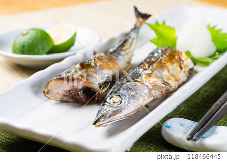焼いた秋刀魚 食べ物イメージ 焼いた秋刀魚 食べ物イメージ 118466445