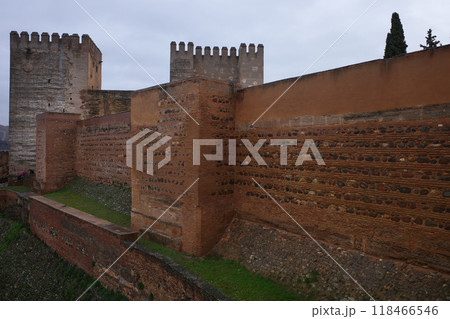 アルハンブラ宮殿のアルカサバ 118466546