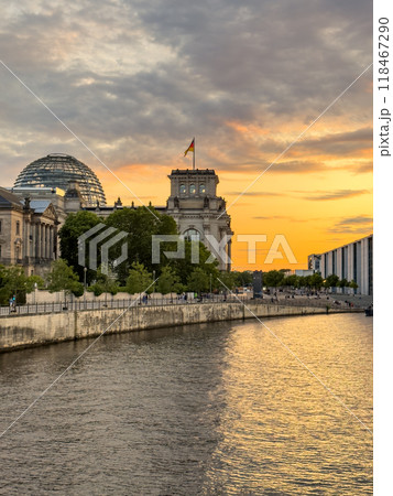 Parliament building Bundestag at sunset Parliament building Bundestag at sunset 118467290