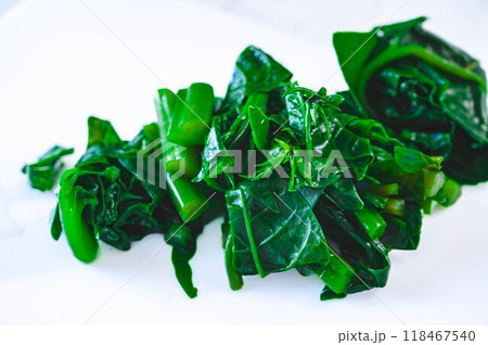 茹でてカットしたツルムラサキ 118467540