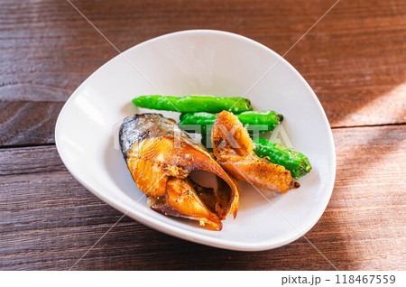 脂がのったニシンの塩焼き 118467559