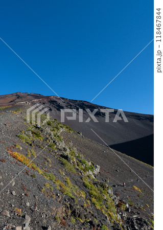 富士山の噴火口　宝永第一火口 118467844