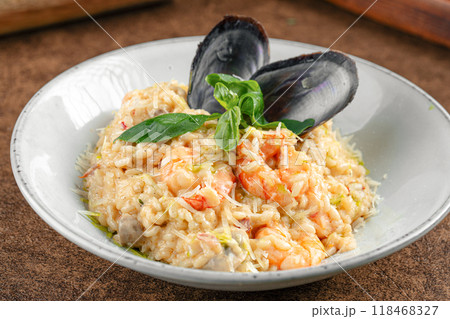 Seafood risotto with mussel shells Seafood risotto with mussel shells 118468327