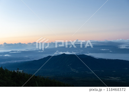 富士山の五合目からの眺め 118468372