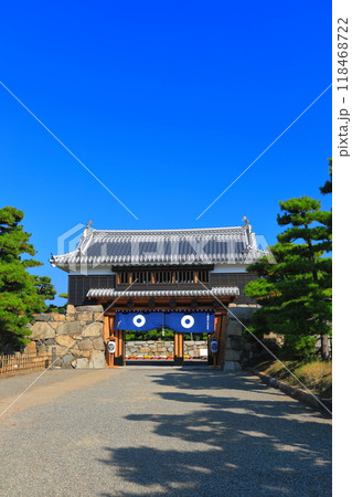 【香川県】快晴の高松城　桜御門（玉藻公園） 118468722