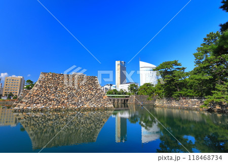 【香川県】玉藻公園からのサンポート高松 【香川県】玉藻公園からのサンポート高松 118468734