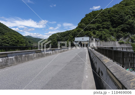利根川水系にある重力式の薗原ダム 118469006