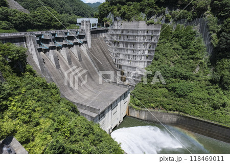 利根川水系にある重力式の薗原ダム 利根川水系にある重力式の薗原ダム 118469011