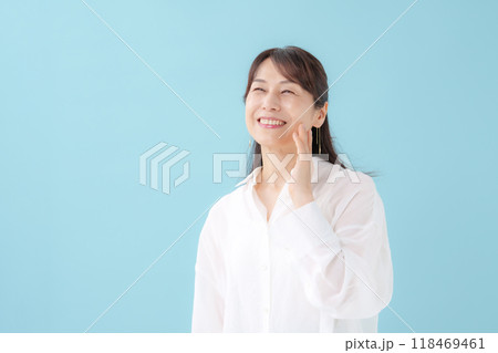 女性 スキンケア 女性 スキンケア 118469461