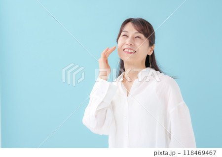 女性　スキンケア 118469467