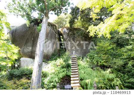 十三重塔と笠置石(笠置寺) 十三重塔と笠置石(笠置寺) 118469913