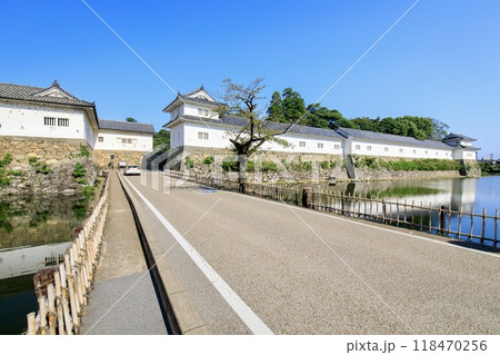 彦根市、国宝彦根城の佐和口多聞櫓 118470256