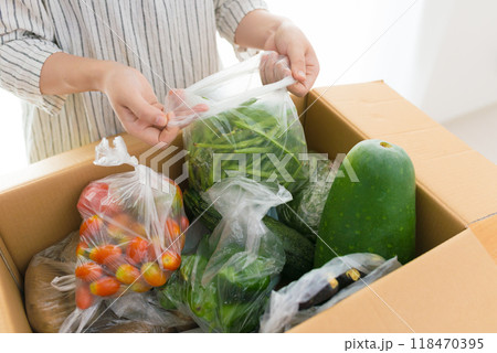 野菜が届く 野菜が届く 118470395
