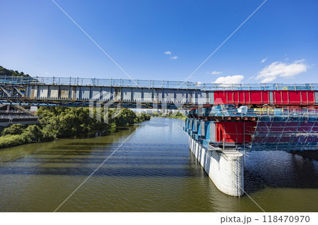 新しい橋の架け替え工事 118470970