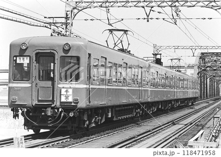 京成・3100形3108～3105、堀切菖蒲園ー京成関屋（荒川橋梁）、1982年4月11日 118471958