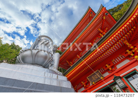 朝護孫子寺にある日本一大地蔵尊と三重塔 118473207