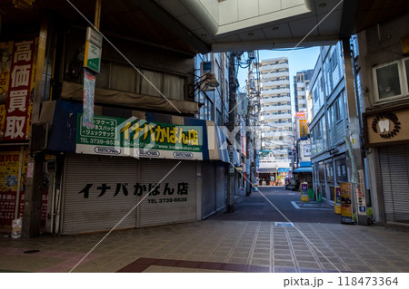 【蒲田西口商店街】早朝の蒲田駅前商店街 【蒲田西口商店街】早朝の蒲田駅前商店街 118473364