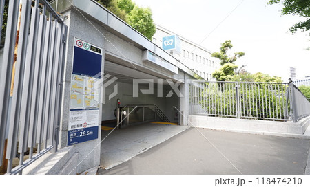 東京メトロ、丸ノ内線と千代田線の国会議事堂前駅1番出入口 118474210