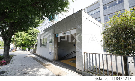 東京メトロ、丸ノ内線と千代田線の国会議事堂前駅3番出入口 118474217