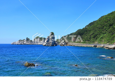 白崎海岸 青い海と青い空 白崎海岸 青い海と青い空 118474789