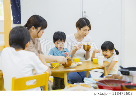 子ども食堂イメージ 118475608