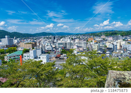 岡山県津山市　津山城から見おろす津山の町並み 118475873