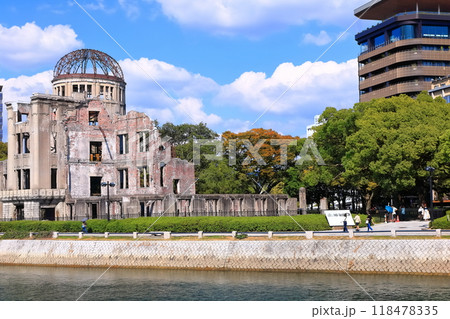 【広島県】秋の平和記念公園（原爆ドーム） 118478335