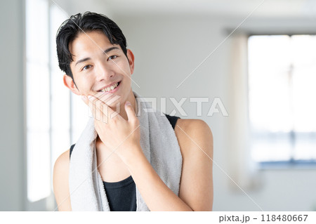 若い男性のビューティーイメージ 118480667