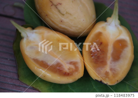 タマリロの果肉 タマリロの果肉 118483975