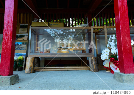 境内風景 歴史的奉納物風景「茅葺きの社寺建造物としては唯一の国宝」 青井阿蘇神社(国宝)(人吉市) 境内風景 歴史的奉納物風景「茅葺きの社寺建造物としては唯一の国宝」 青井阿蘇神社(国宝)(人吉市) 118484890