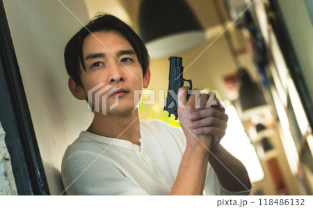 男性ポートレート 118486132