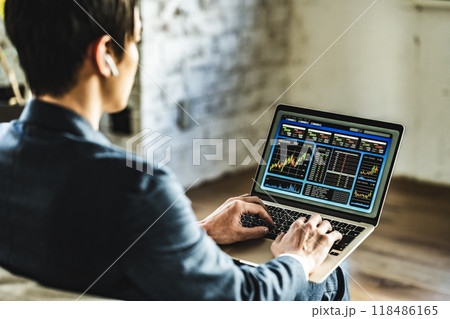 男性ポートレート 男性ポートレート 118486165