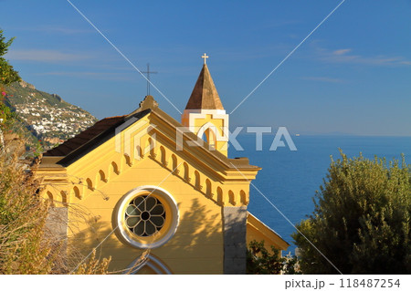 南欧イタリア共和国カンパニア州サレルノ県 世界遺産アマルフィ海岸の街ポジターノのサンタカテリーナ教会 南欧イタリア共和国カンパニア州サレルノ県 世界遺産アマルフィ海岸の街ポジターノのサンタカテリーナ教会 118487254