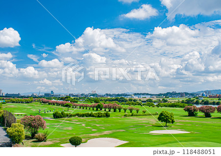 淀川右岸河川敷ゴルフ場の景観 118488051