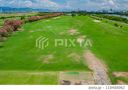 淀川右岸河川敷ゴルフ場の景観 118488062