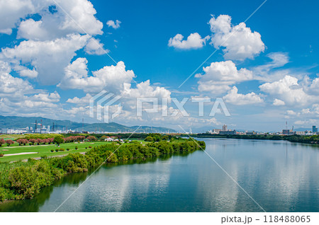 淀川新橋からの初秋の淀川風景 118488065