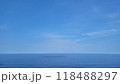 青い空と青い海と水平線 118488297