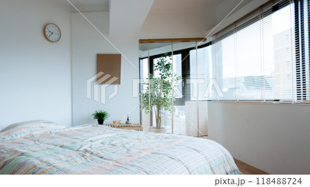 明るい部屋 118488724