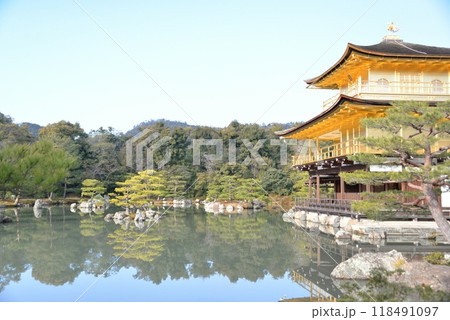 京都の金閣寺 118491097