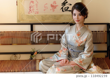 優雅な和装美人の着物スタイル 118492239