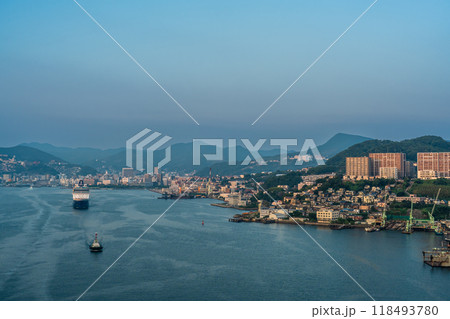 長崎港客船出港(Celebrity Millennium)女神大橋から【長崎市】 長崎港客船出港(Celebrity Millennium)女神大橋から【長崎市】 118493780