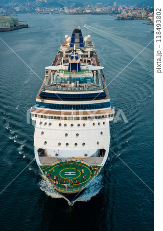 長崎港客船出港（Celebrity Millennium）女神大橋から【長崎市】 118493802