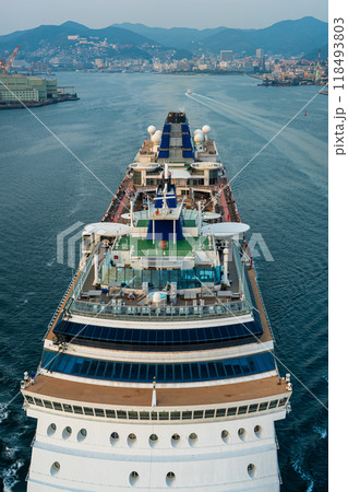 長崎港客船出港（Celebrity Millennium）女神大橋から【長崎市】 118493803