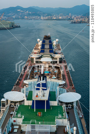 長崎港客船出港（Celebrity Millennium）女神大橋から【長崎市】 118493805